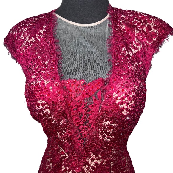 True Red in color Stretch Lace Jovani Gown with modesty panel - size 6/8 - Picture 2 of 5